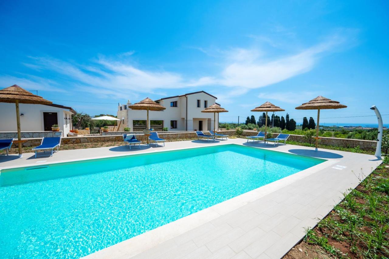 Villa Carmiano Luxury Bedrooms In Avola In The Province Of Syracuse With Spa And Swimming Pool And Wonderful Seaview Екстериор снимка