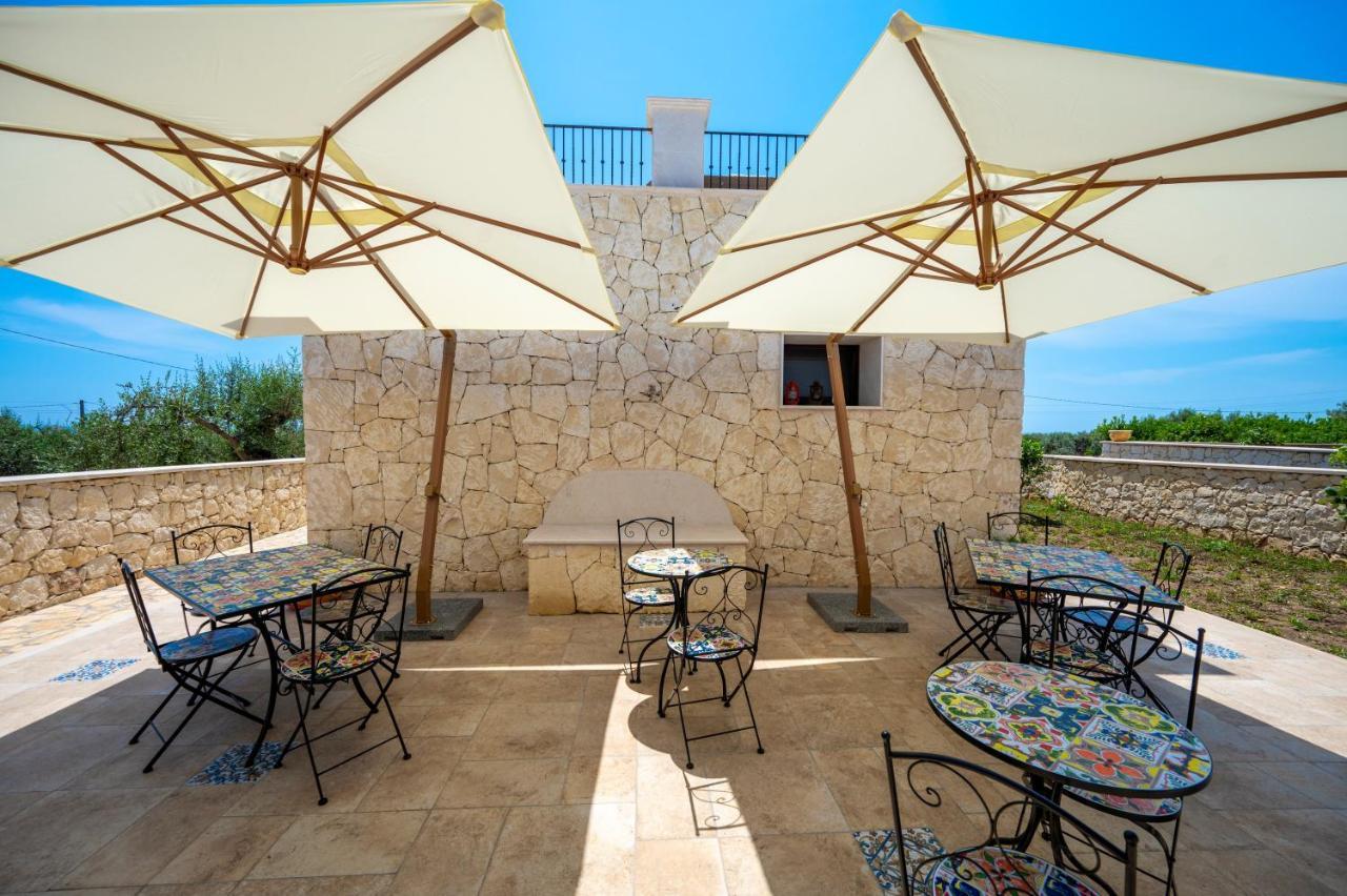 Villa Carmiano Luxury Bedrooms In Avola In The Province Of Syracuse With Spa And Swimming Pool And Wonderful Seaview Екстериор снимка