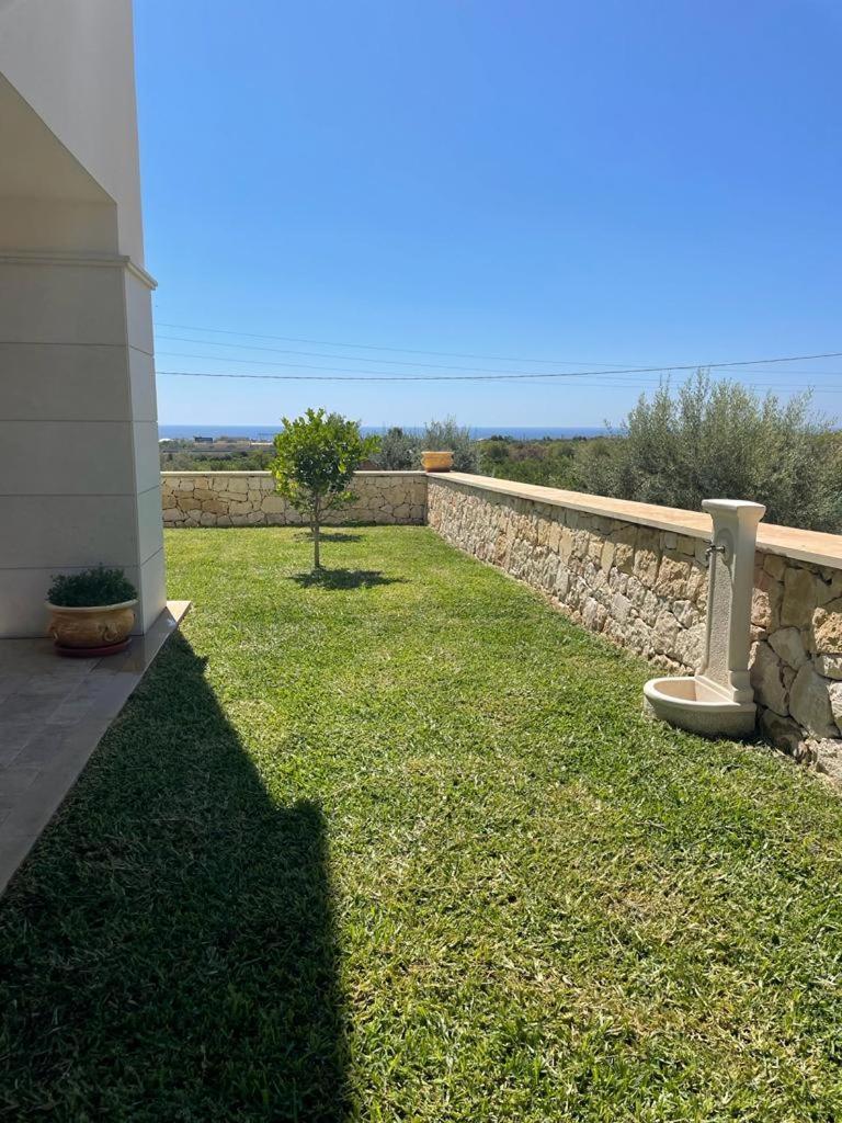 Villa Carmiano Luxury Bedrooms In Avola In The Province Of Syracuse With Spa And Swimming Pool And Wonderful Seaview Екстериор снимка